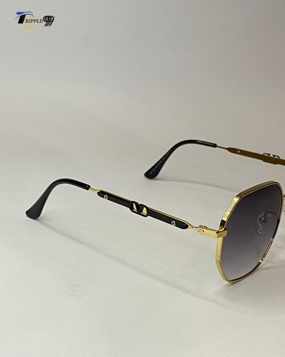 Luxury Gold Frame Sunglasses β Classic Elegance Meets Modern Style