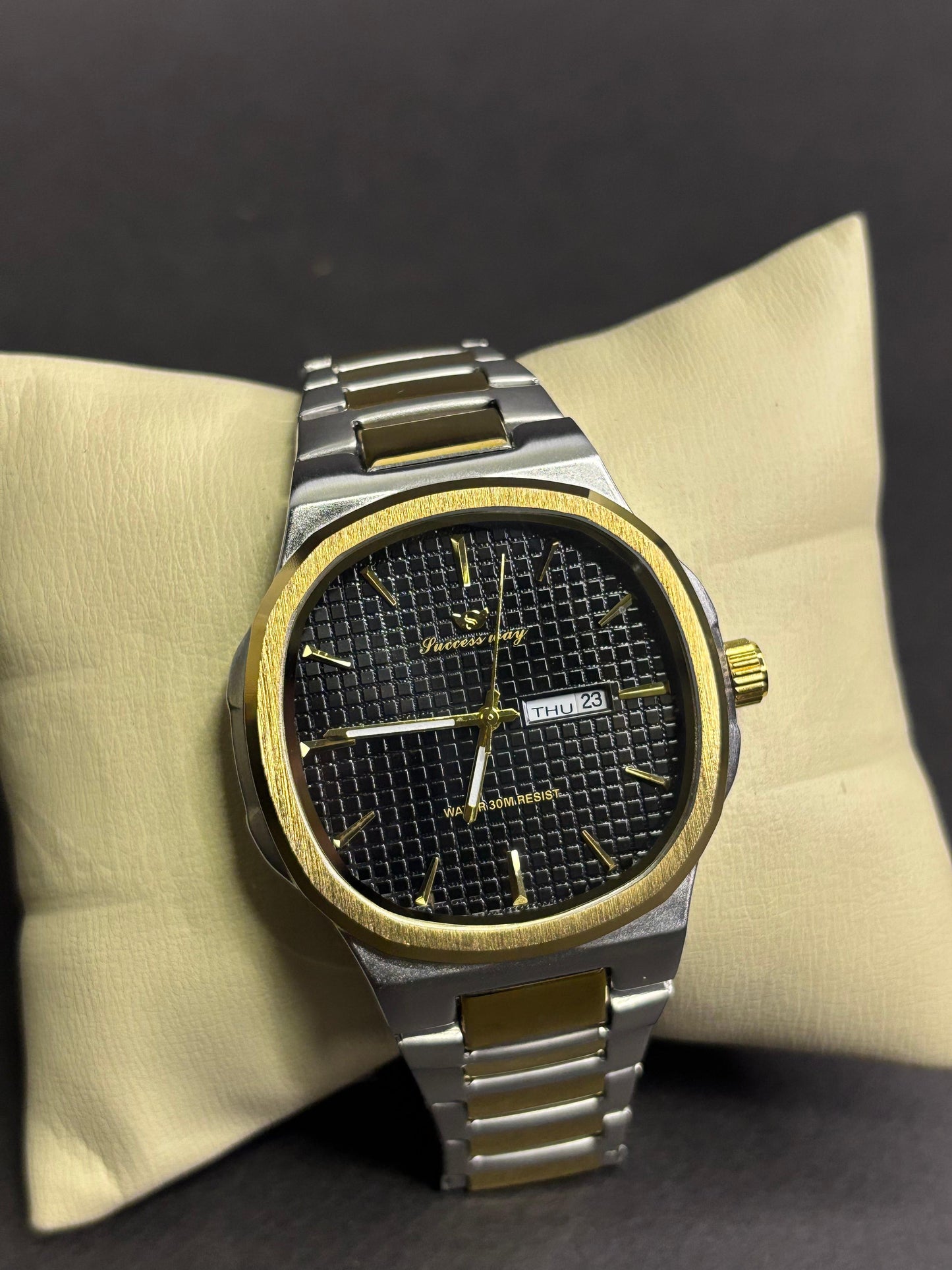 Success Imperial Two-Tone Luxury Watch β Black Textured Dial & Gold Accents | Premium Menβs Timepiece