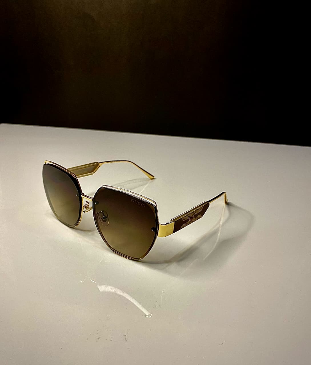 Gucci-Inspired Gold Frame Sunglasses for β Gradient Lenses, Luxury Look Unisex