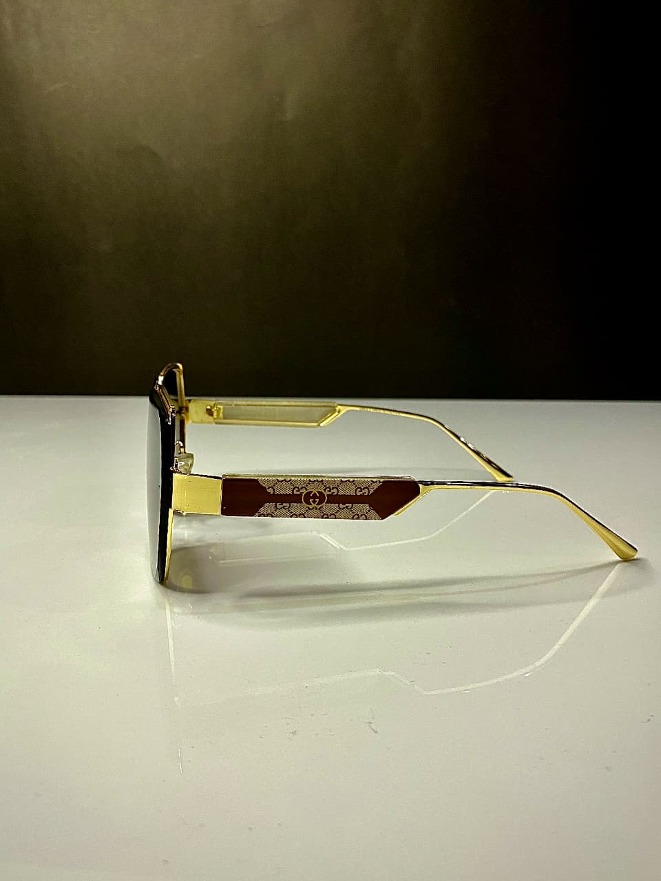 Gucci-Inspired Gold Frame Sunglasses for β Gradient Lenses, Luxury Look Unisex