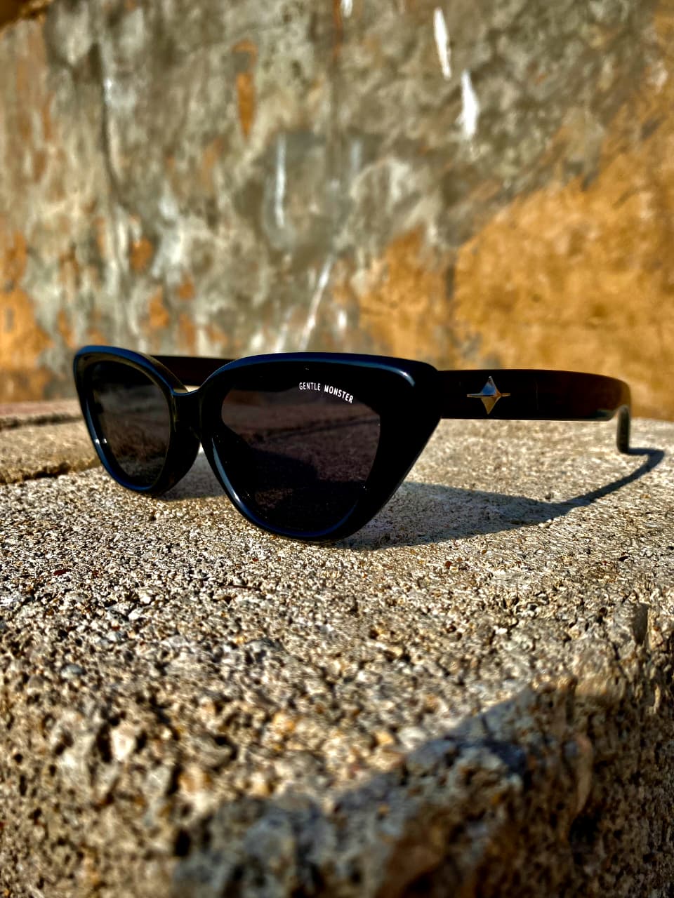 Gentle Monster Style Cat Eye Sunglasses – Black Frame, UV400 Protection