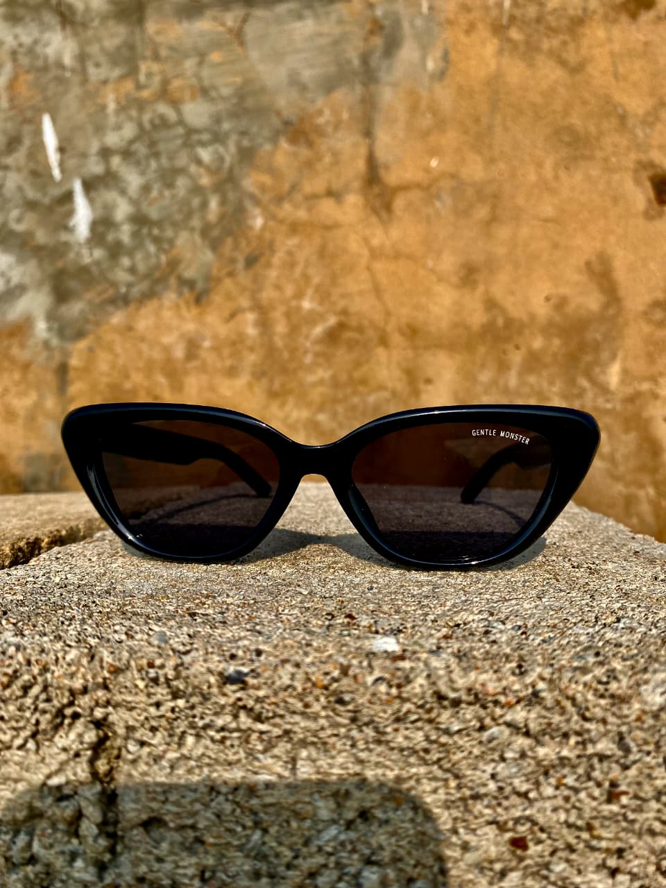 Gentle Monster Style Cat Eye Sunglasses – Black Frame, UV400 Protection