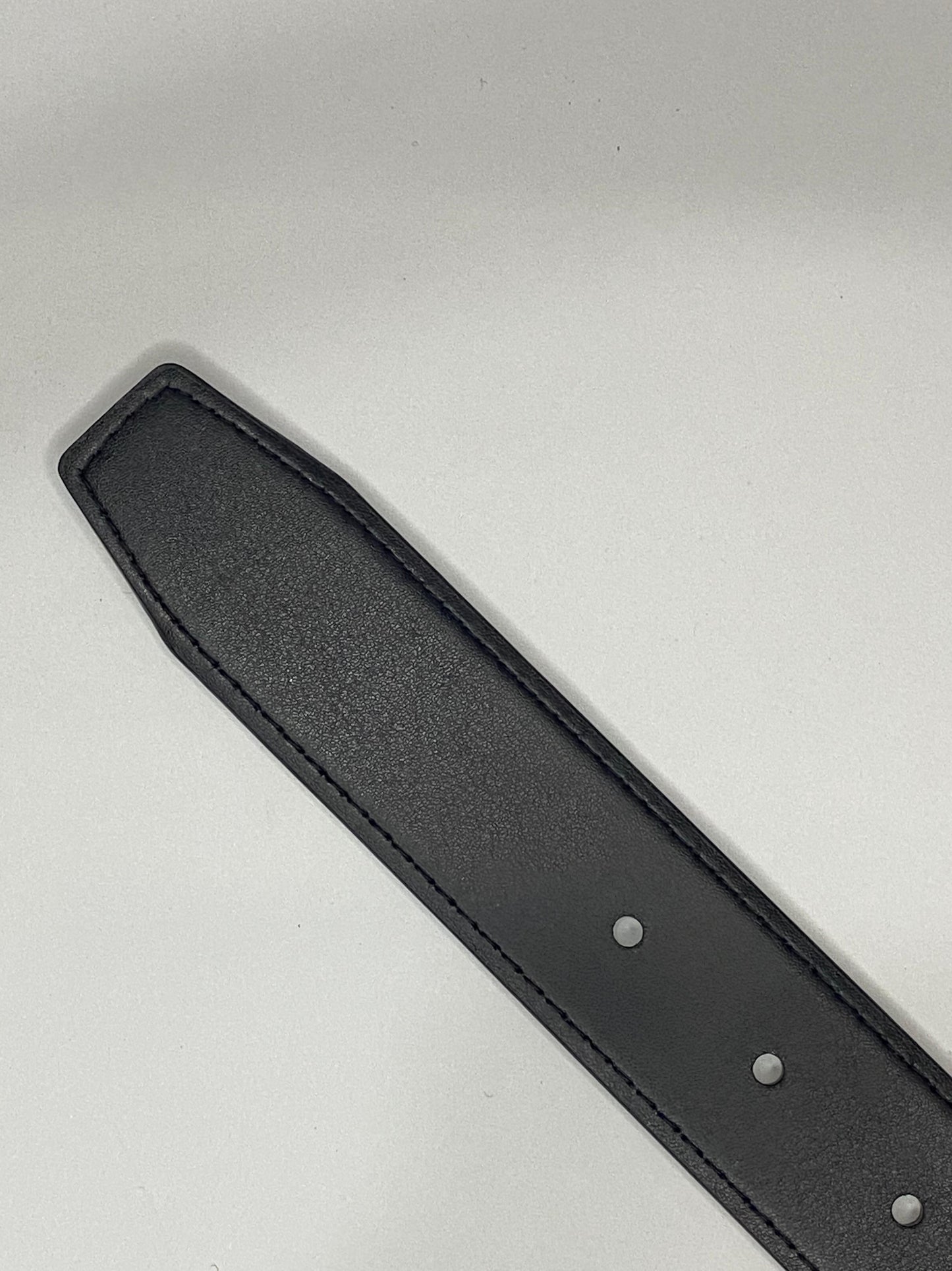 Salvatore Ferragamo Reversible and Adjustable Gancini Belt for Men Black/Gold waist-48