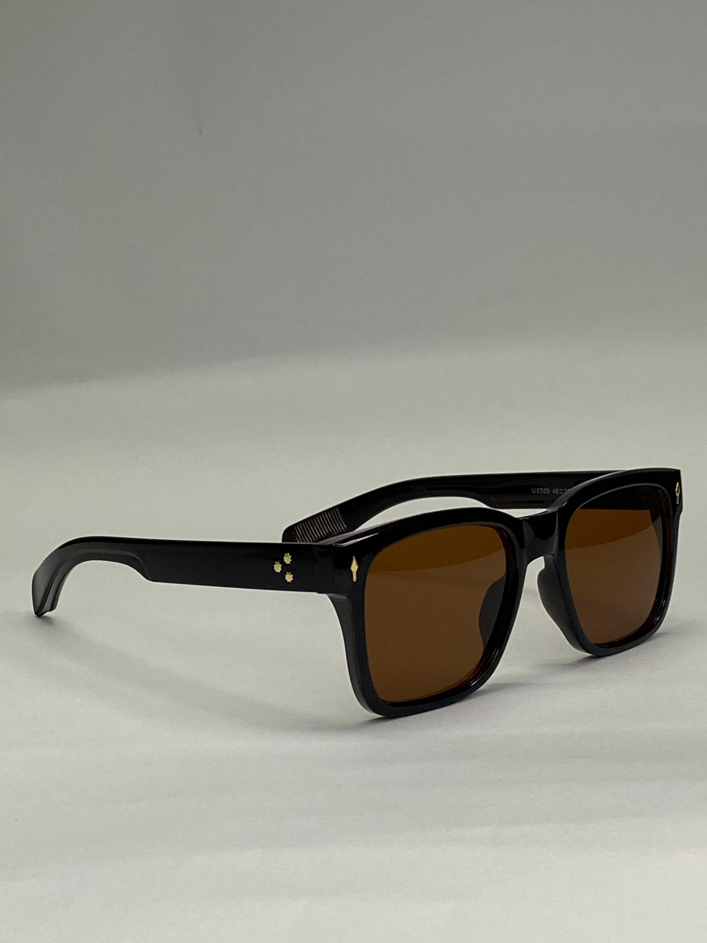 Experience style and protection with our premium original sunglasses.