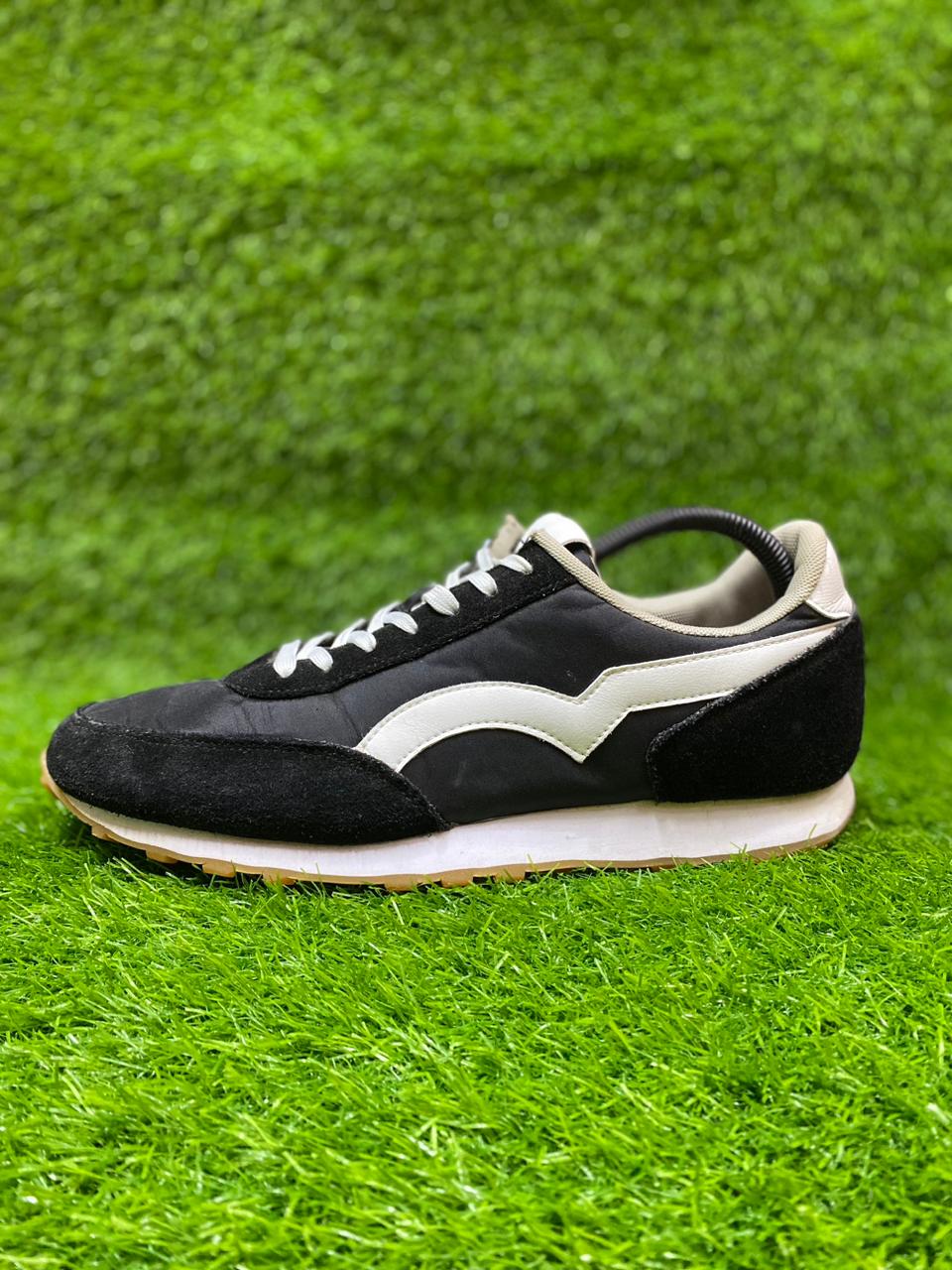 Retro Silhouette Lifestyle Sneakers | Black & Ivory Premium Edition