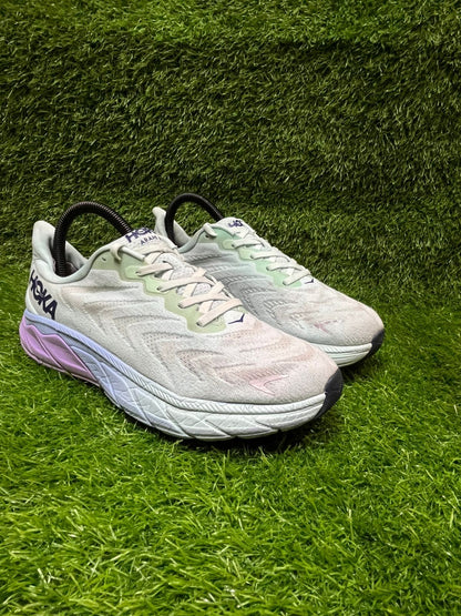 Hoka One One Arahi | Ultimate Stability & Support