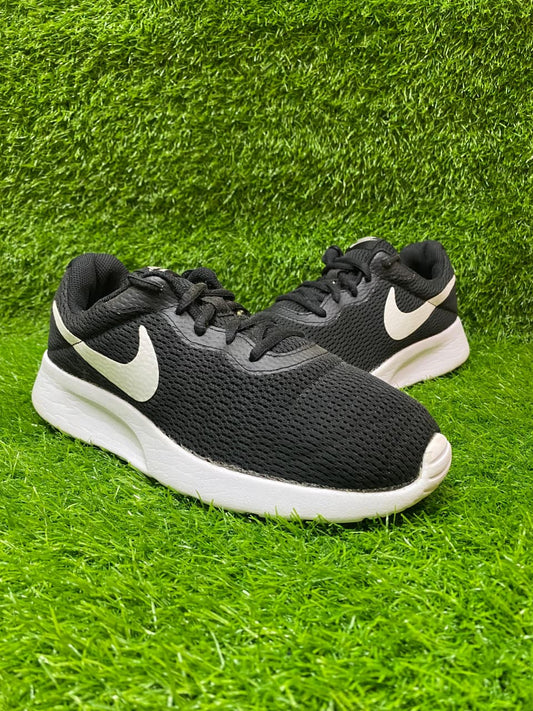 Nike Original Black & White Sneakers - UK 6 (Euro 40) - Free Delivery
